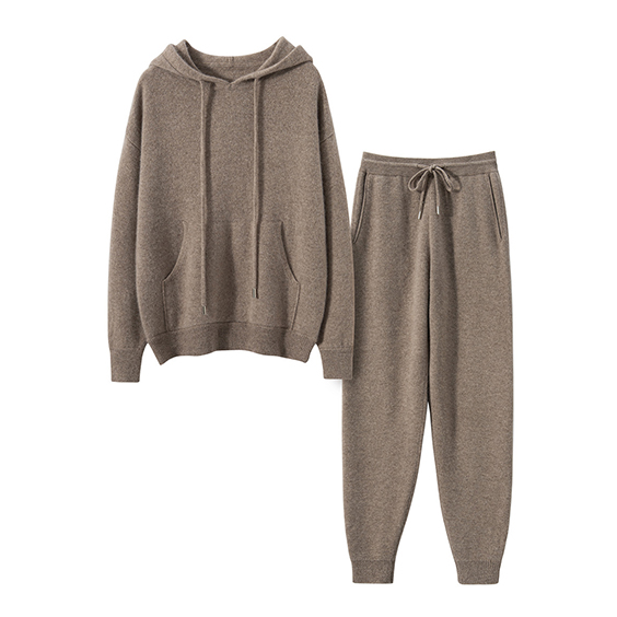 Kasm&iacute;r kapucnis &eacute;s kocog&oacute; szett nőknek