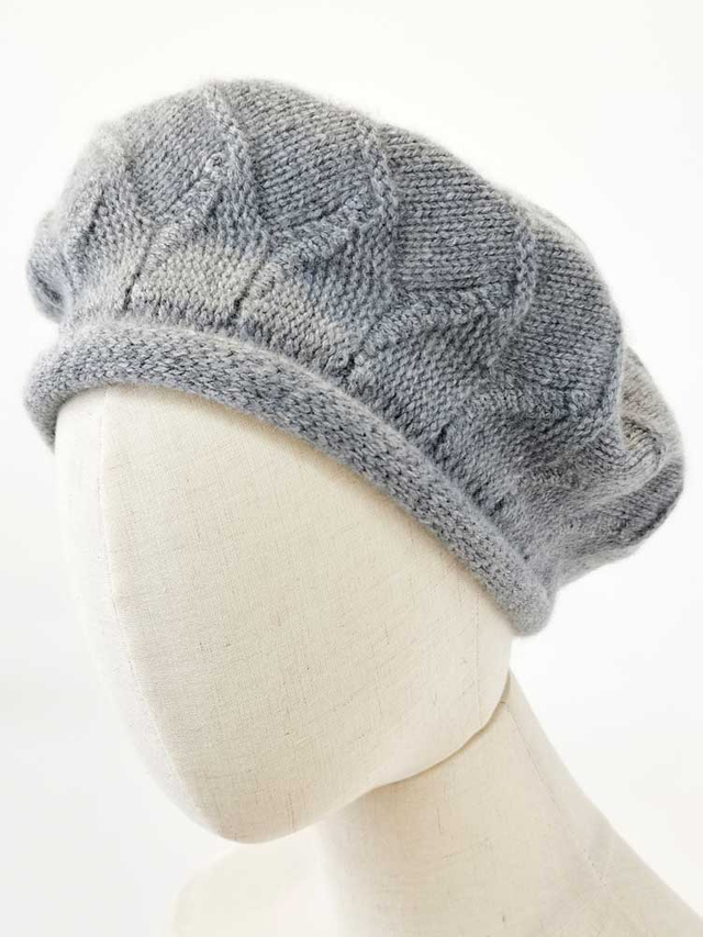Wanita yang elegan beret