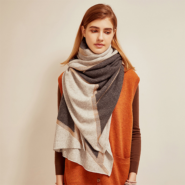 روسری بلند ترمه با نخ طلا – شال زمستانی بزرگ