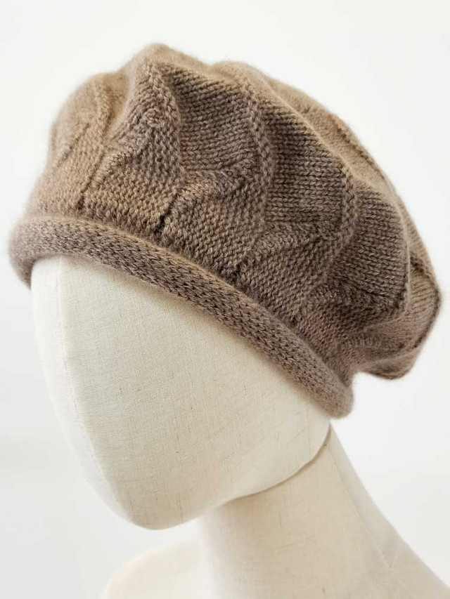 Wanita yang elegan beret