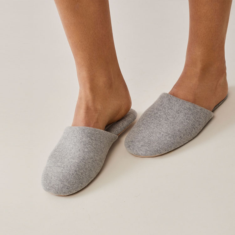 ເກີບຜ້າໃບ Cashmere ຖັກທຳມະດາ