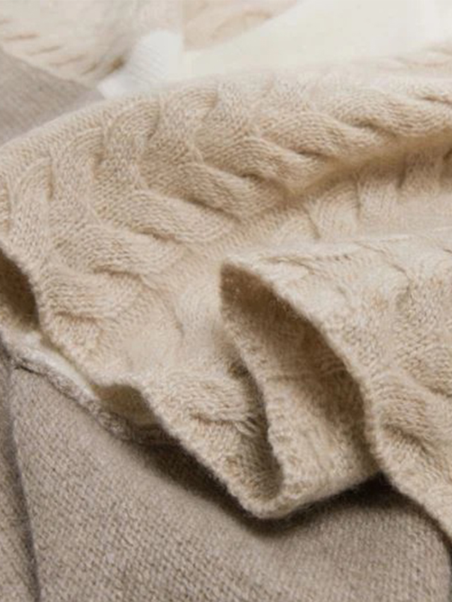  Kaapelineule Cashmere py&ouml;re&auml; p&auml;&auml;ntie Poncho