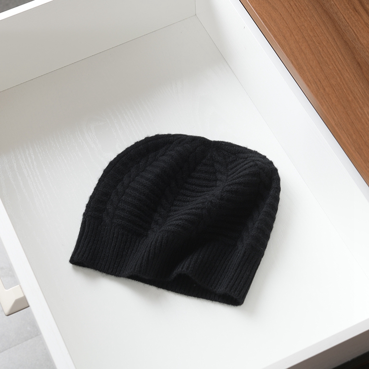 mens cable knit cashmere beanie