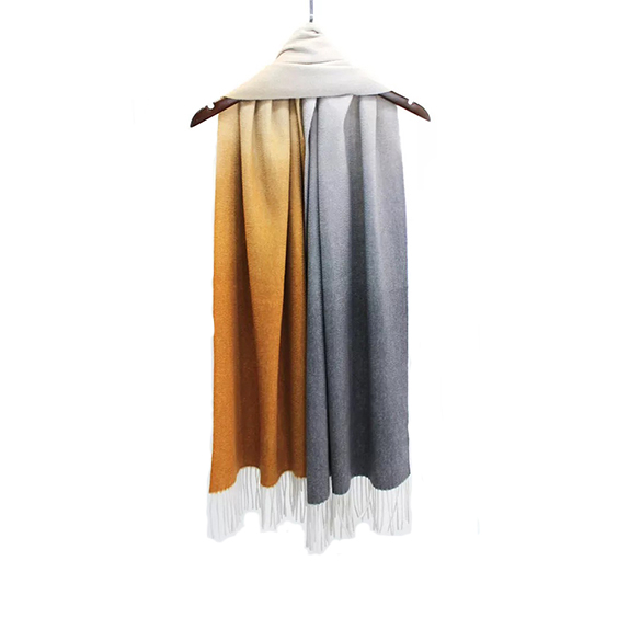 Scialo in cashmere a colori gradiente di grandi dimensioni 