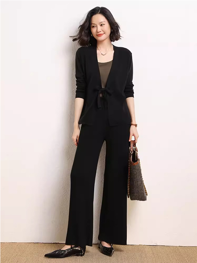 Damen-Cardigan aus 100 % Wolle mit V-Ausschnitt 